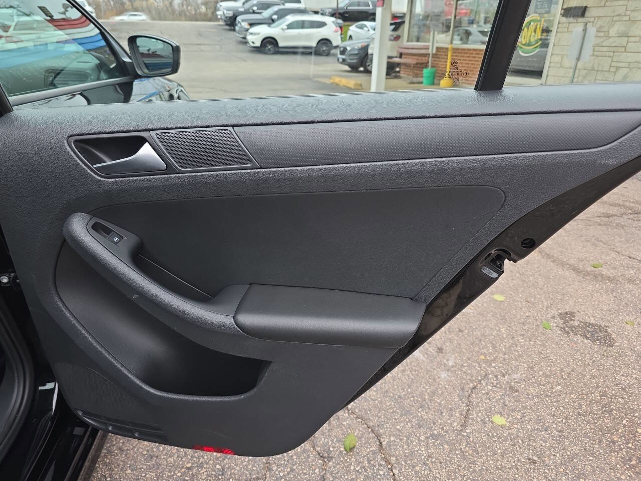 Used 2016 Volkswagen Jetta S image 21