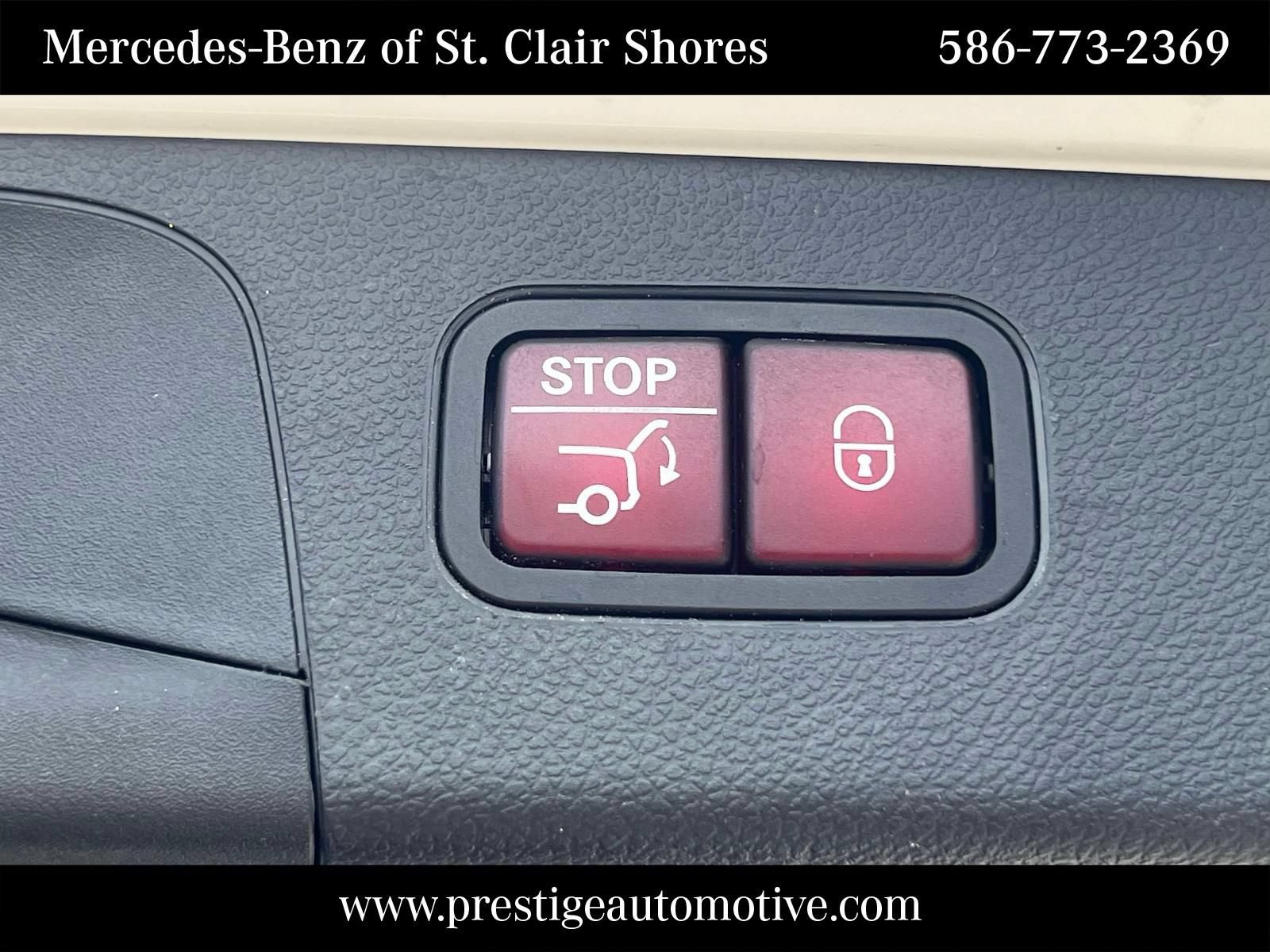 Used 2021 Mercedes-Benz GLC 300 4MATIC image 11