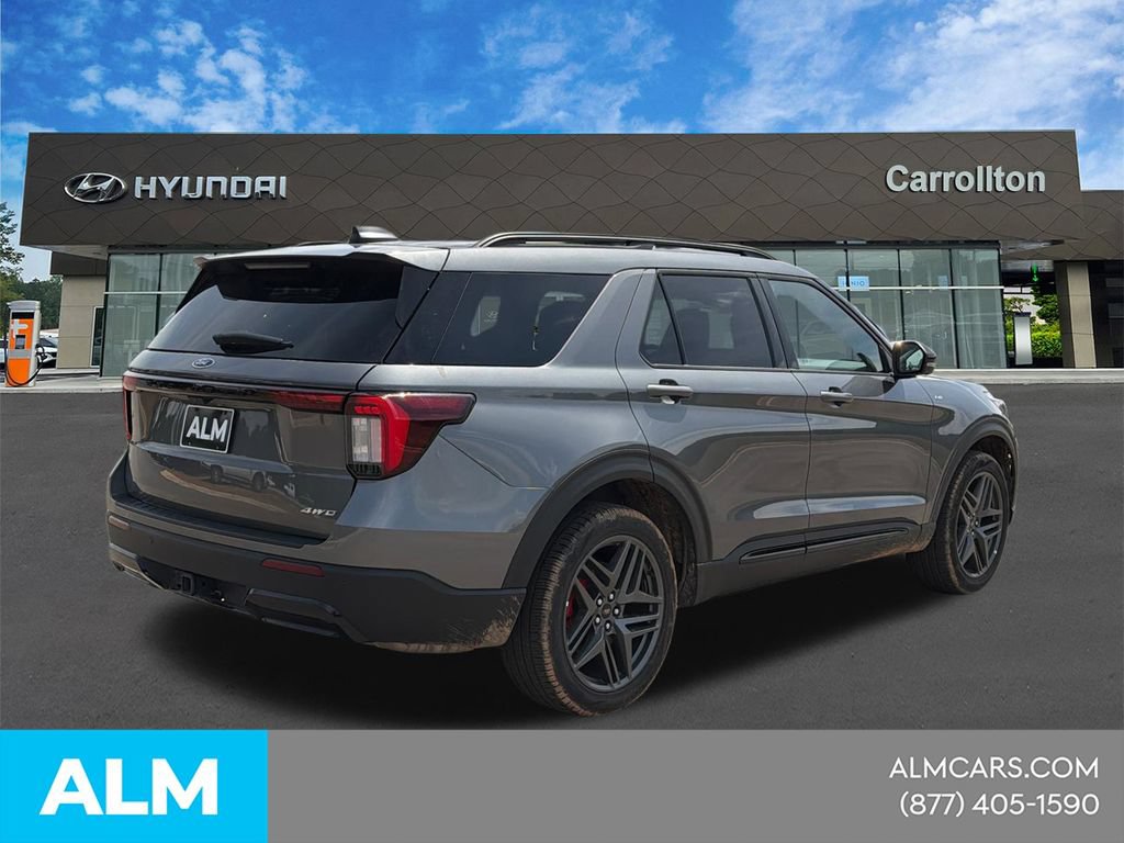 Used 2025 Ford Explorer ST-Line w/ ST-Line Street Pack AWD/4WD image 6
