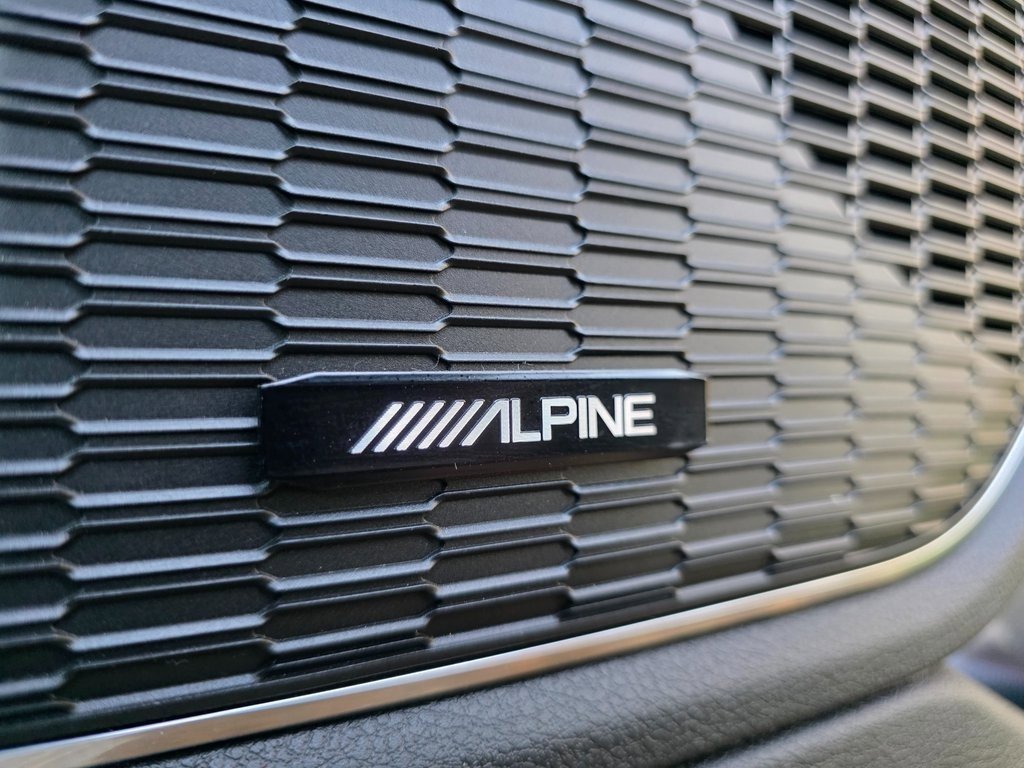 Used 2024 Jeep Grand Cherokee Overland w/ Luxury Tech Group IV image 14