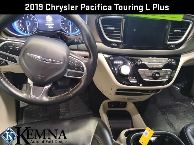 Used 2019 Chrysler Pacifica Touring-L Plus image 13