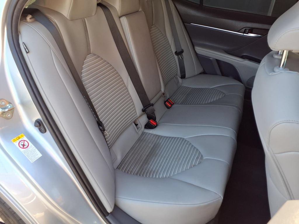Certified 2018 Toyota Camry SE w/ Convenience Package FWD image 32