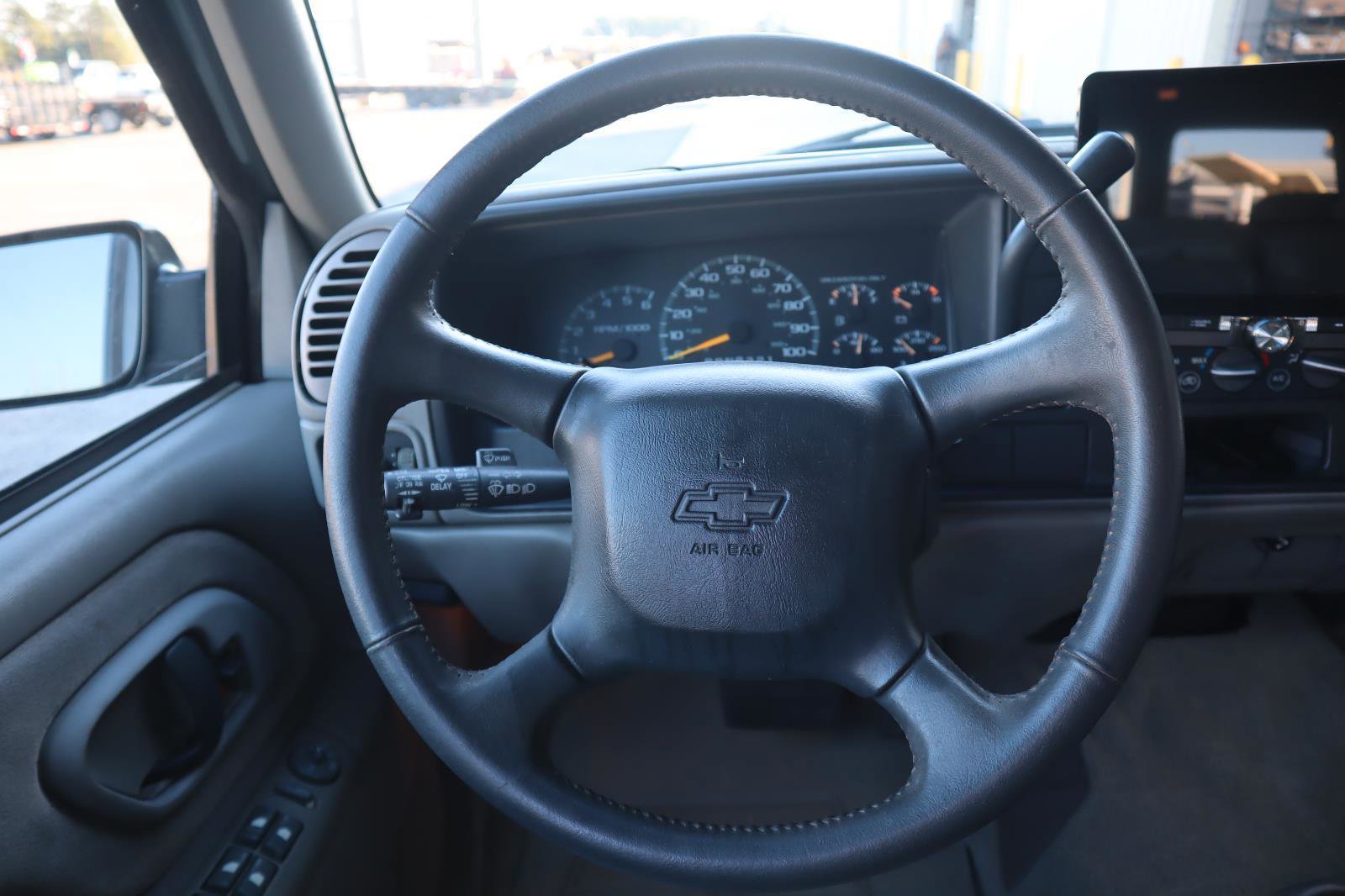 Used 1999 Chevrolet Suburban 2WD w/ Preferred Equipment Group 3 image 22