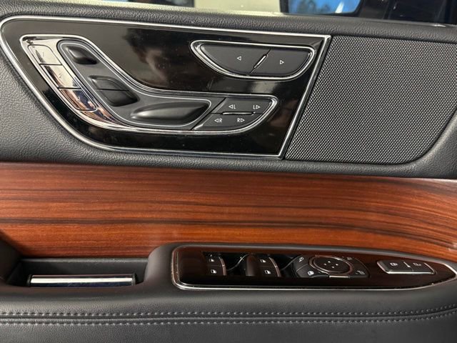 Used 2023 Lincoln Navigator Reserve image 10