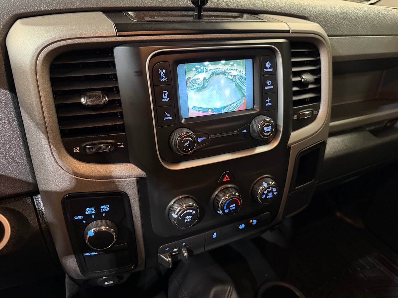 Used 2014 RAM 2500 Tradesman w/ Chrome Appearance Group AWD/4WD image 23