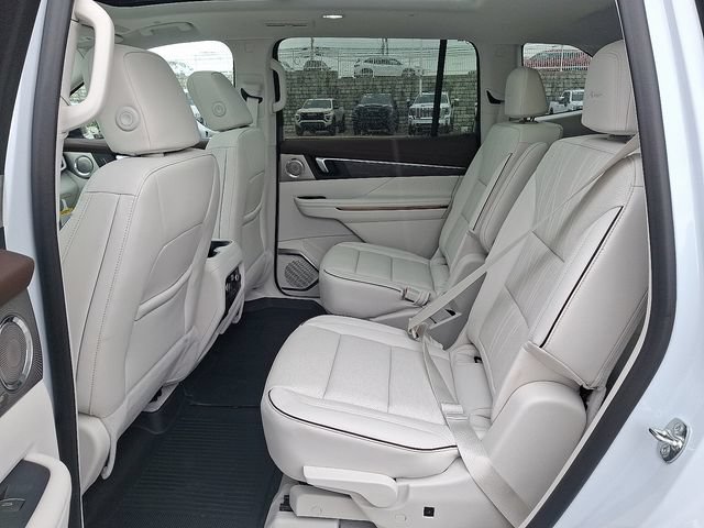 New 2026 Buick Enclave Avenir w/ Super Cruise Package AWD/4WD image 11