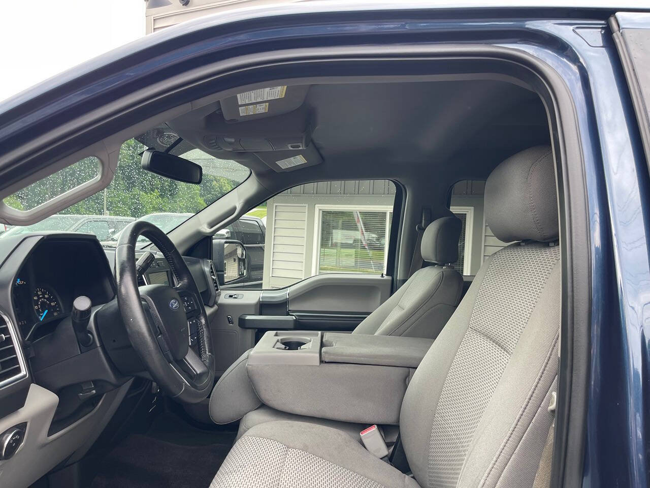 Used 2017 Ford F150 XLT w/ Equipment Group 302A Luxury AWD/4WD image 21