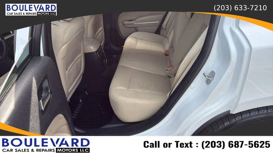 Used 2013 Dodge Charger SE w/ Sport Appearance Group image 28
