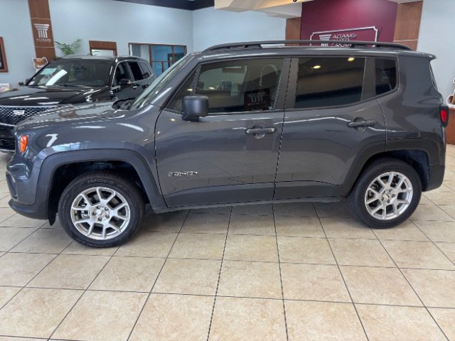 Used 2022 Jeep Renegade Latitude AWD/4WD image 7