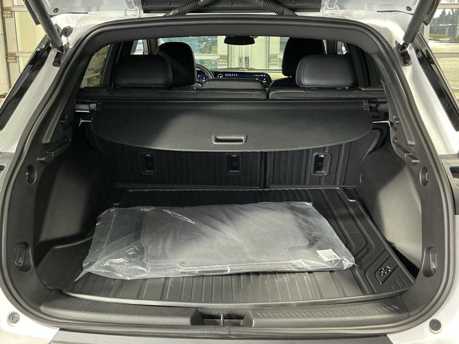 New 2026 Chevrolet Equinox EV LT image 32