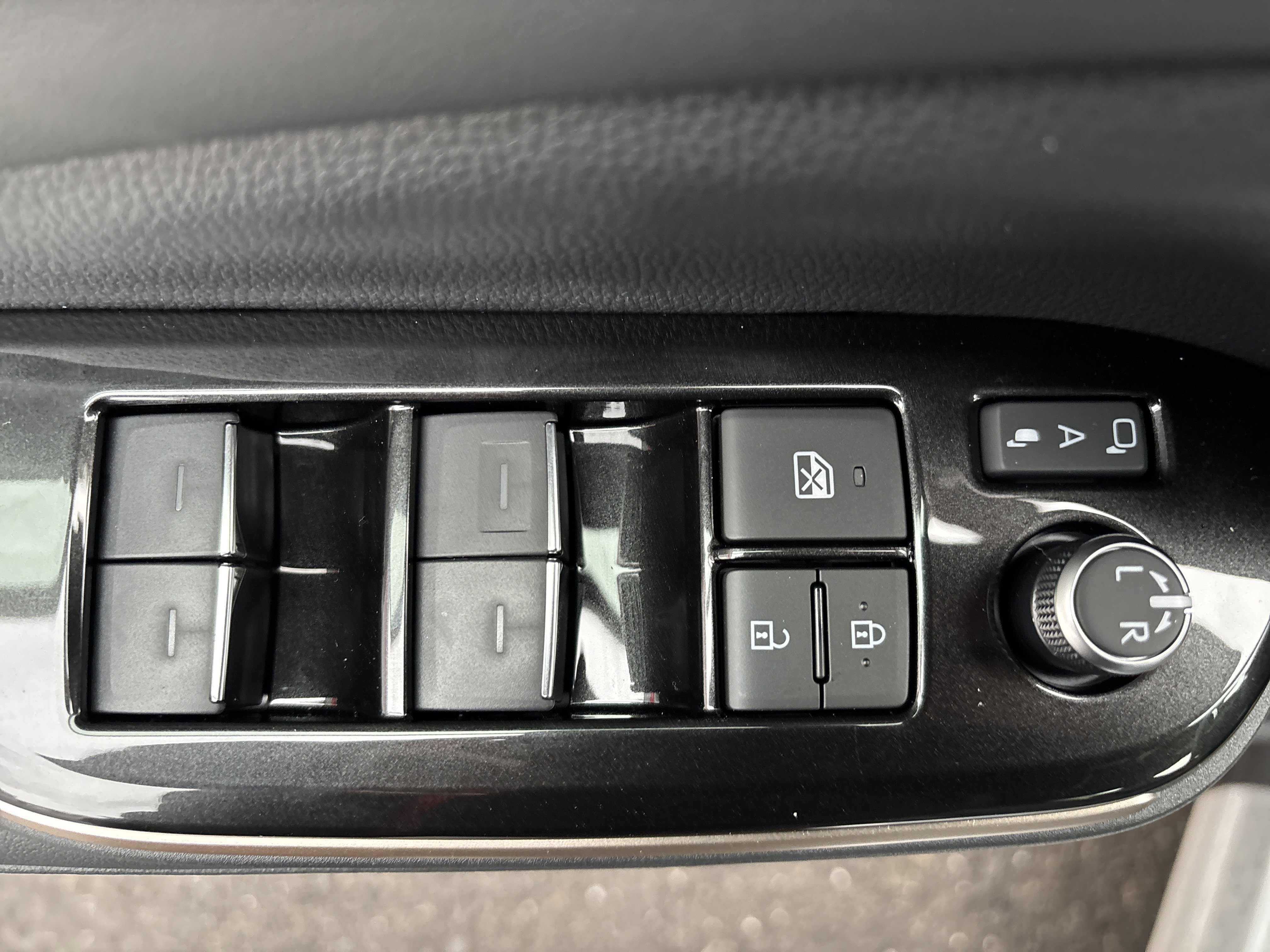 New 2026 Toyota Crown Platinum image 16