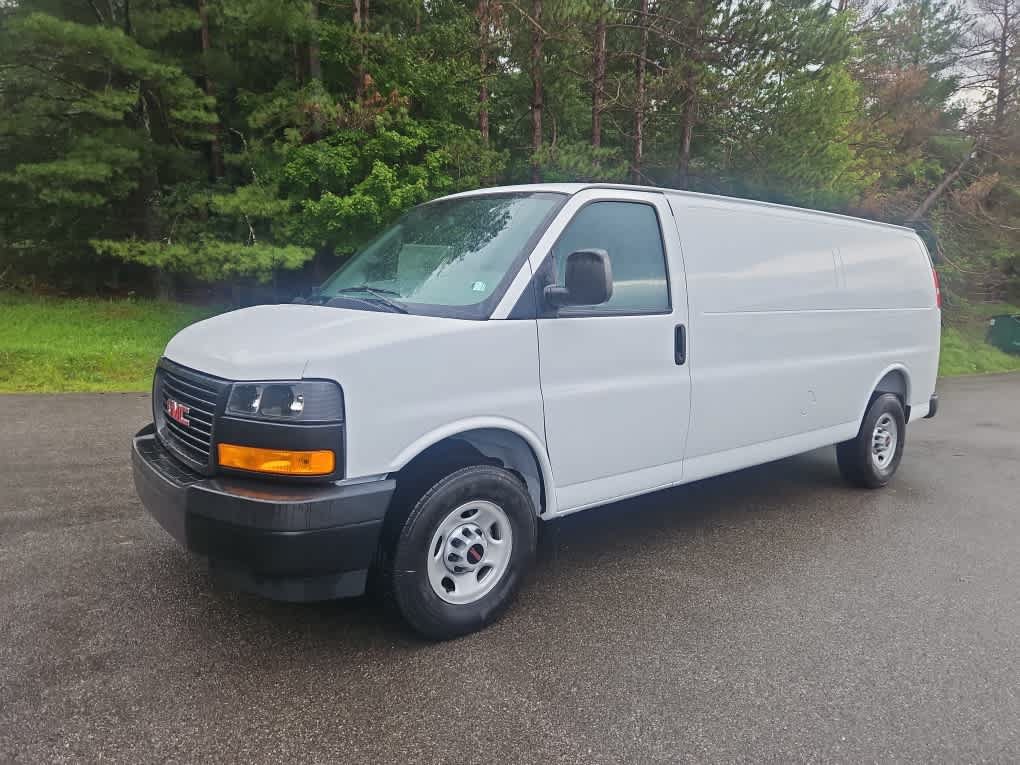 New 2026 GMC Savana 3500 Extended w/ Driver Convenience Package RWD image 1