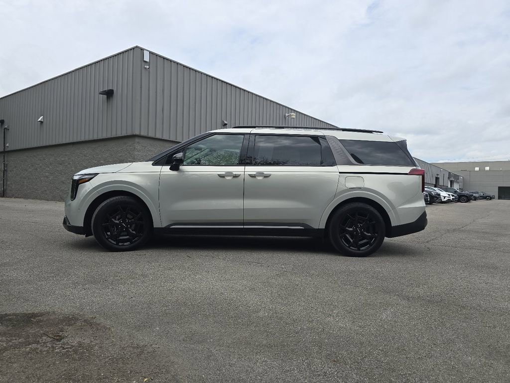 Used 2025 Kia Carnival SX Prestige FWD image 13