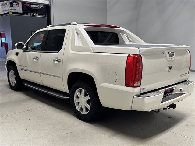 Used 2013 Cadillac Escalade EXT AWD/4WD image 5