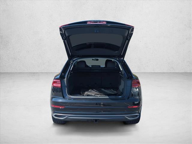 Used 2022 Audi Q8 Premium image 6