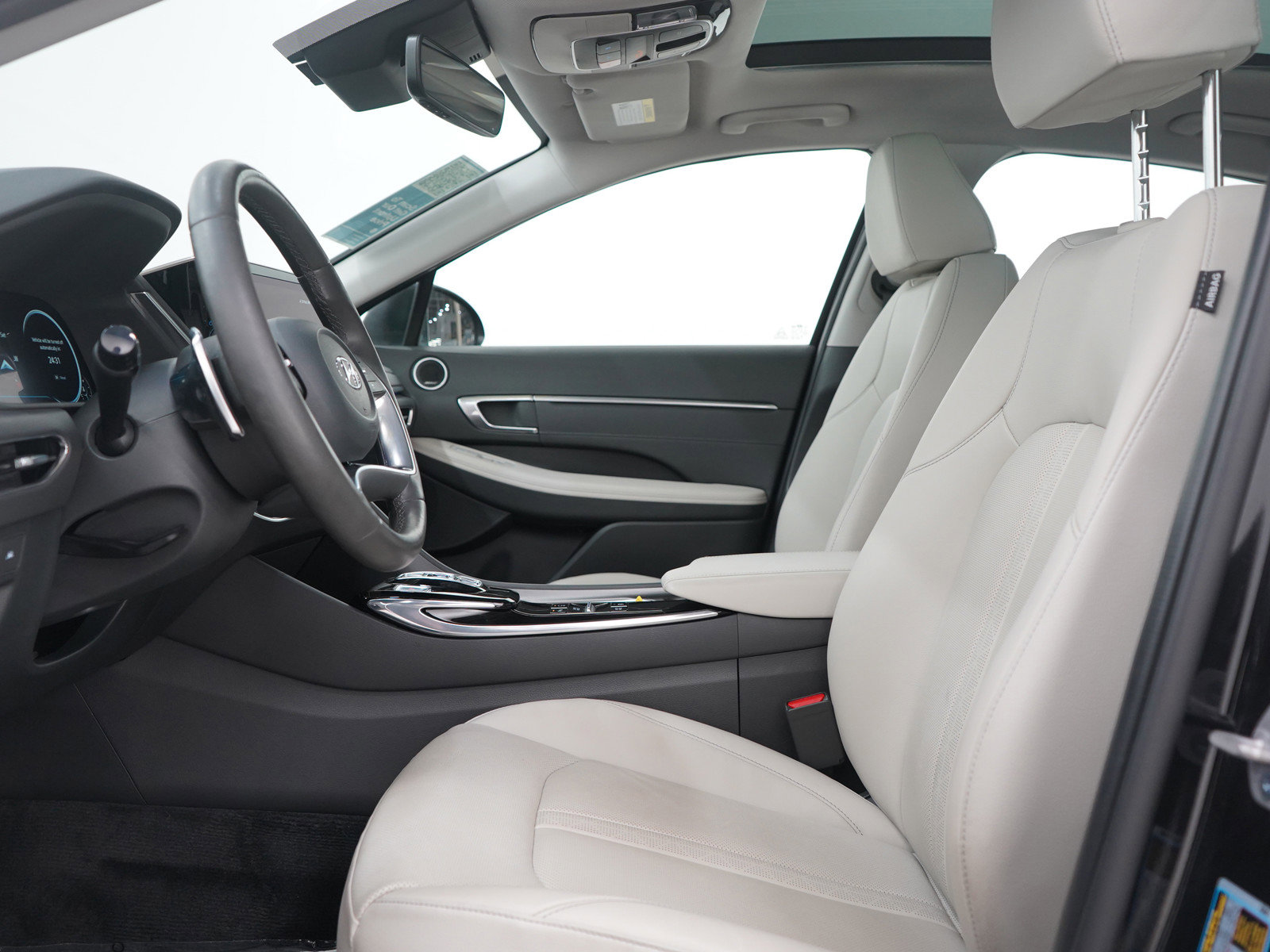 Used 2023 Hyundai Sonata Limited w/ Preferred Accessory Package image 23