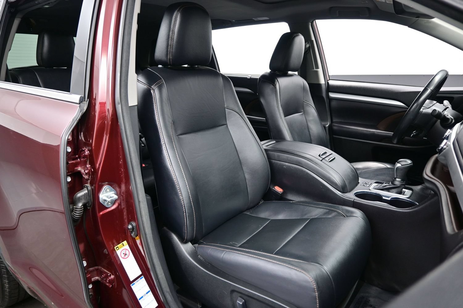 Used 2018 Toyota Highlander XLE AWD/4WD image 14