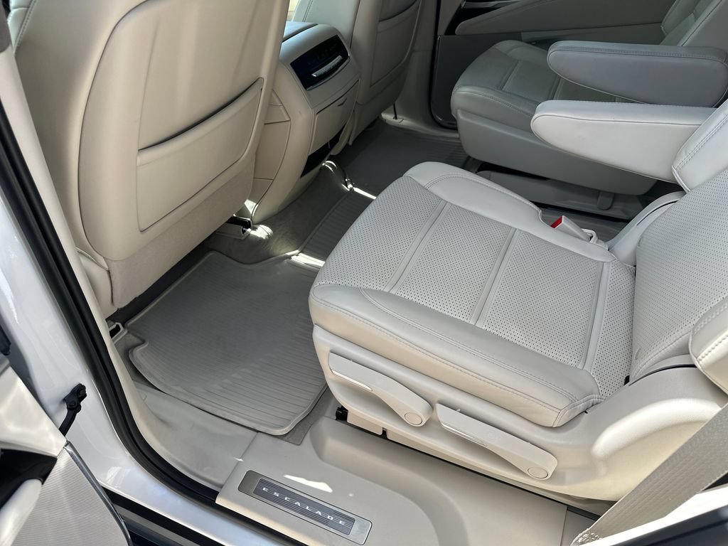 Certified 2025 Cadillac Escalade Sport Platinum w/ LPO, ONYX Package RWD image 36