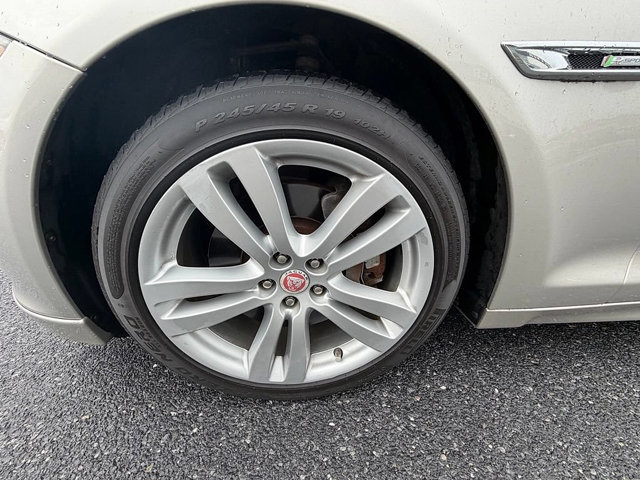 Used 2016 Jaguar XJ R-Sport AWD/4WD image 31