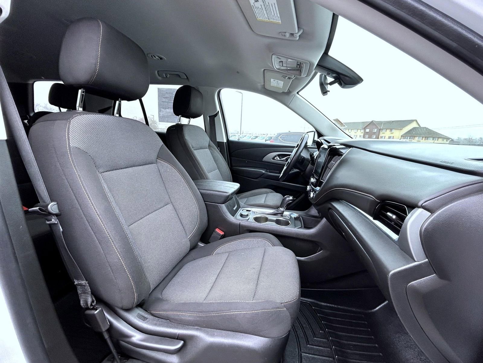 Certified 2020 Chevrolet Traverse LT w/ Driver Confidence II Package image 16