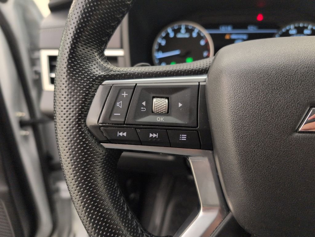 Used 2022 Mitsubishi Outlander SE image 28