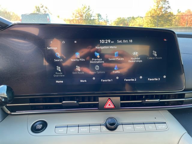 Used 2024 Hyundai Elantra Limited image 31