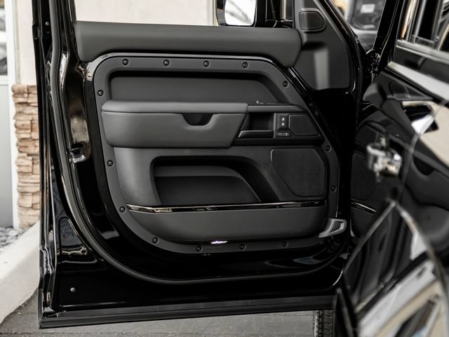 New 2026 Land Rover Defender 110 OCTA AWD/4WD image 12
