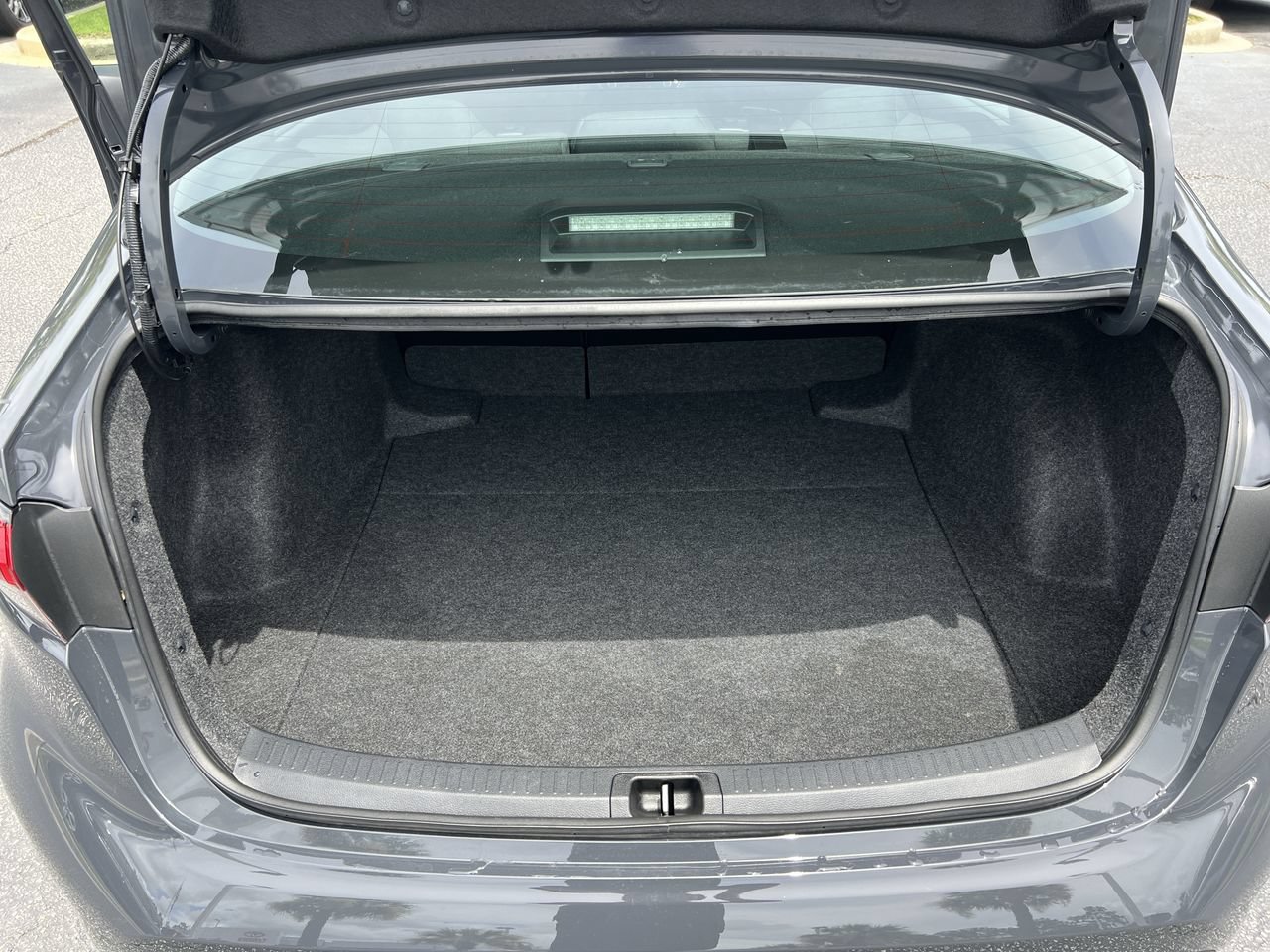 Used 2025 Toyota Corolla LE FWD image 33