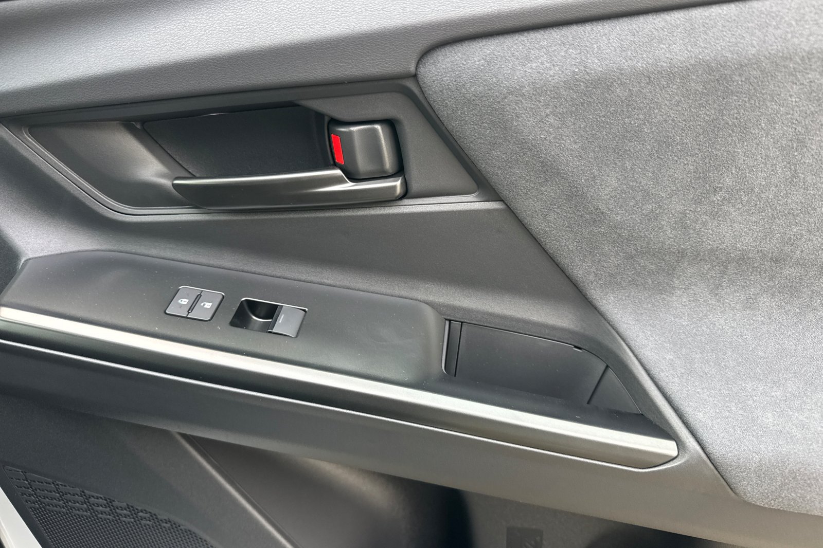 New 2026 Toyota C-HR AWD/4WD image 18