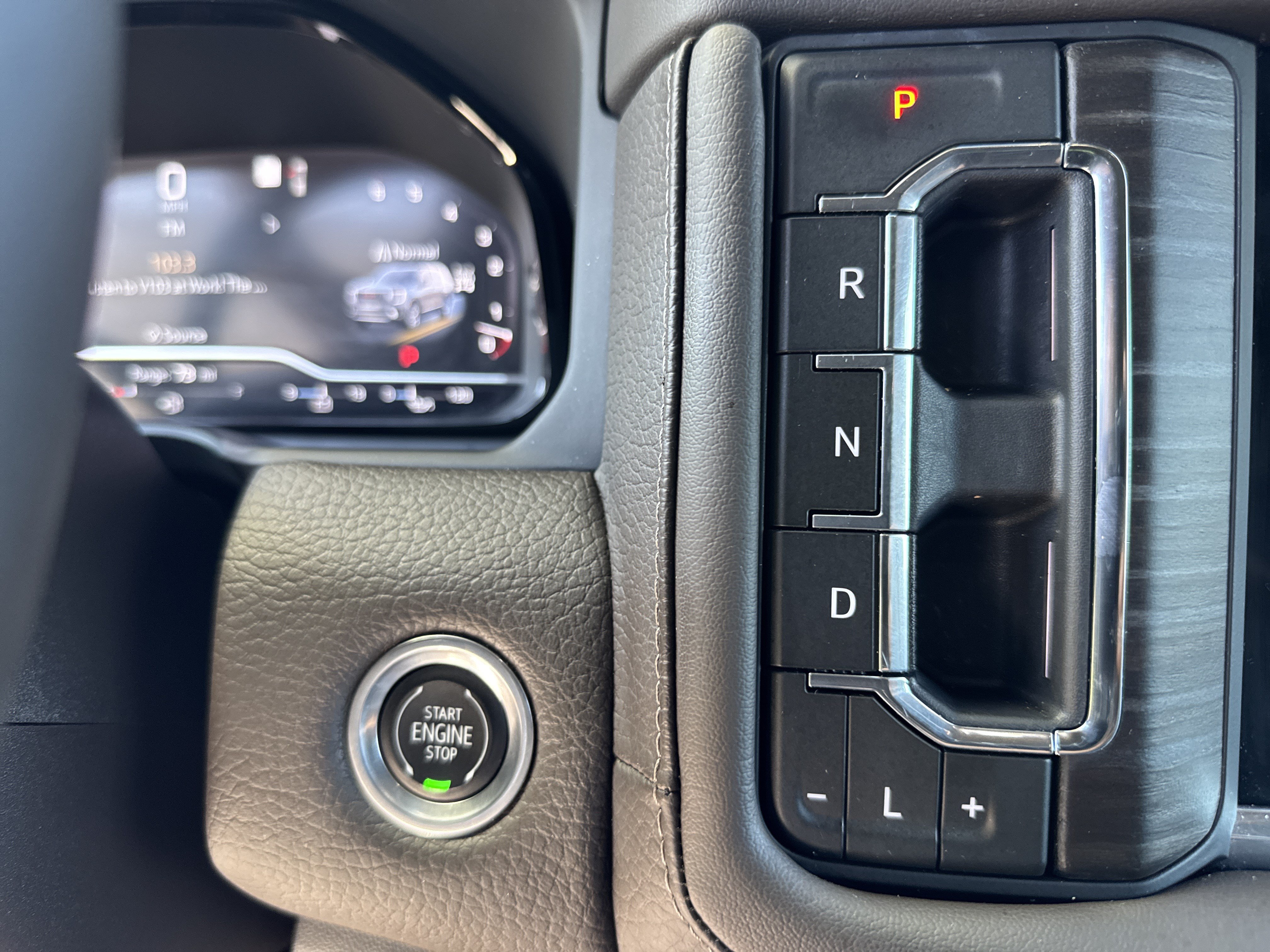 Used 2023 GMC Yukon Denali AWD/4WD image 26