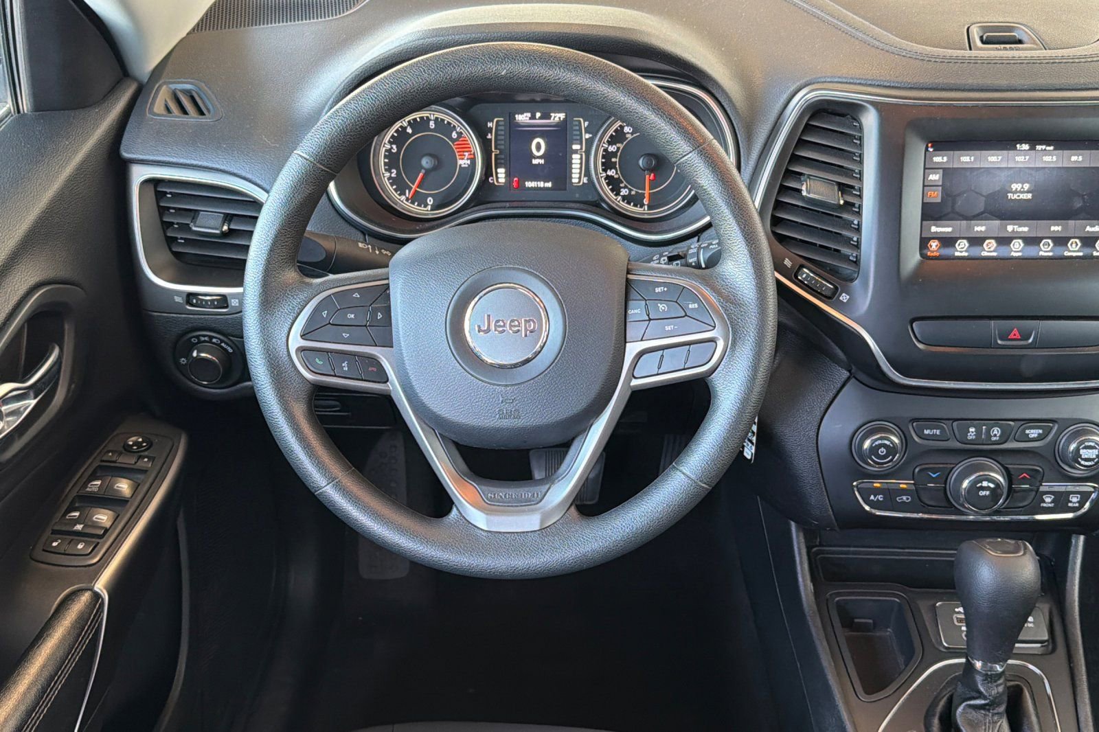 Used 2020 Jeep Cherokee Latitude FWD image 13