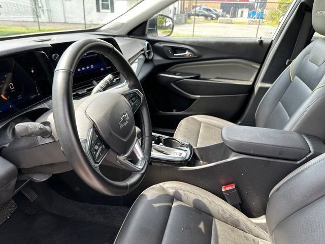 Used 2025 Chevrolet Trax ACTIV FWD image 7