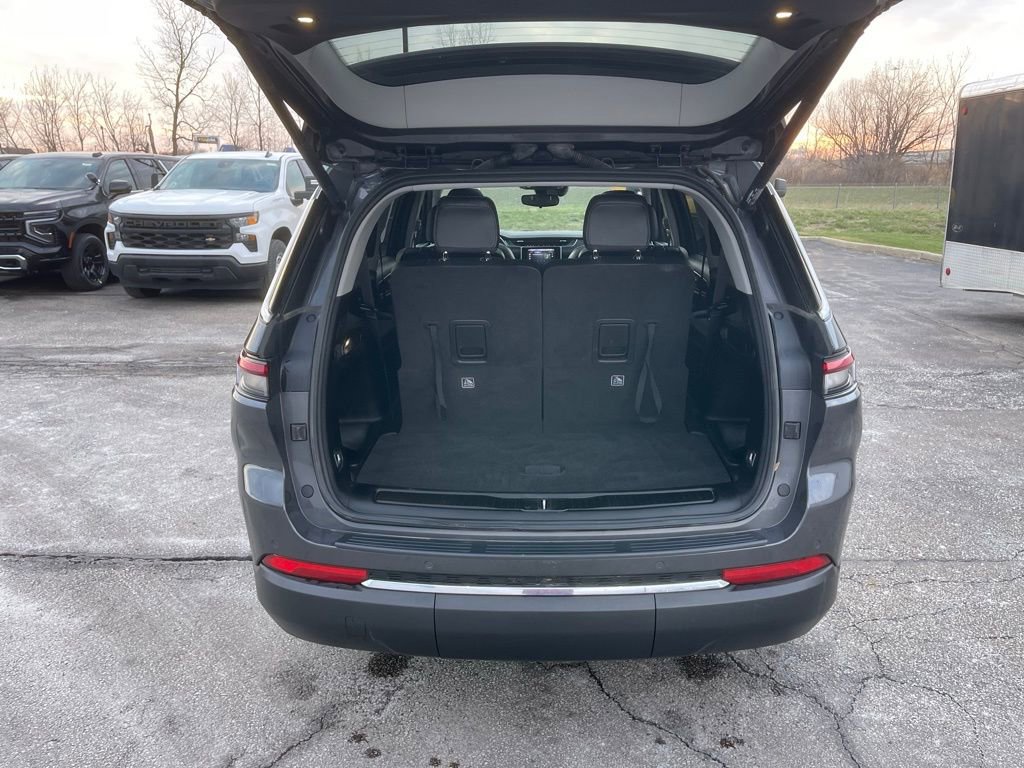 Used 2022 Jeep Grand Cherokee L Limited image 28