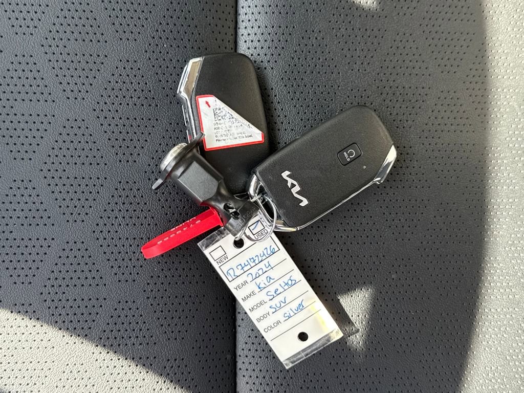 Used 2024 Kia Seltos EX image 29