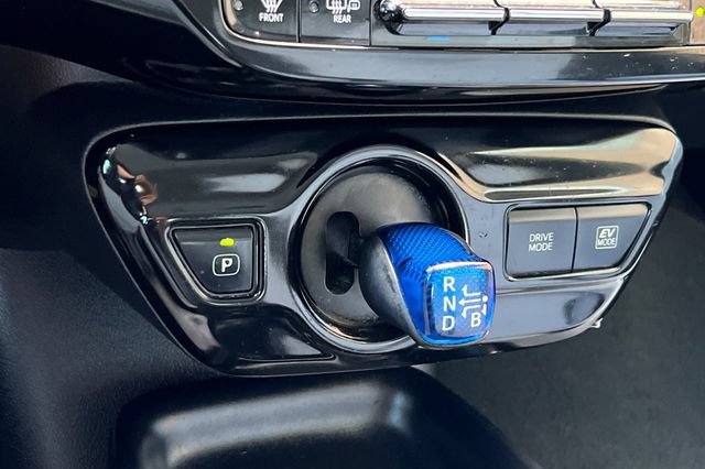 Used 2017 Toyota Prius Four FWD image 23