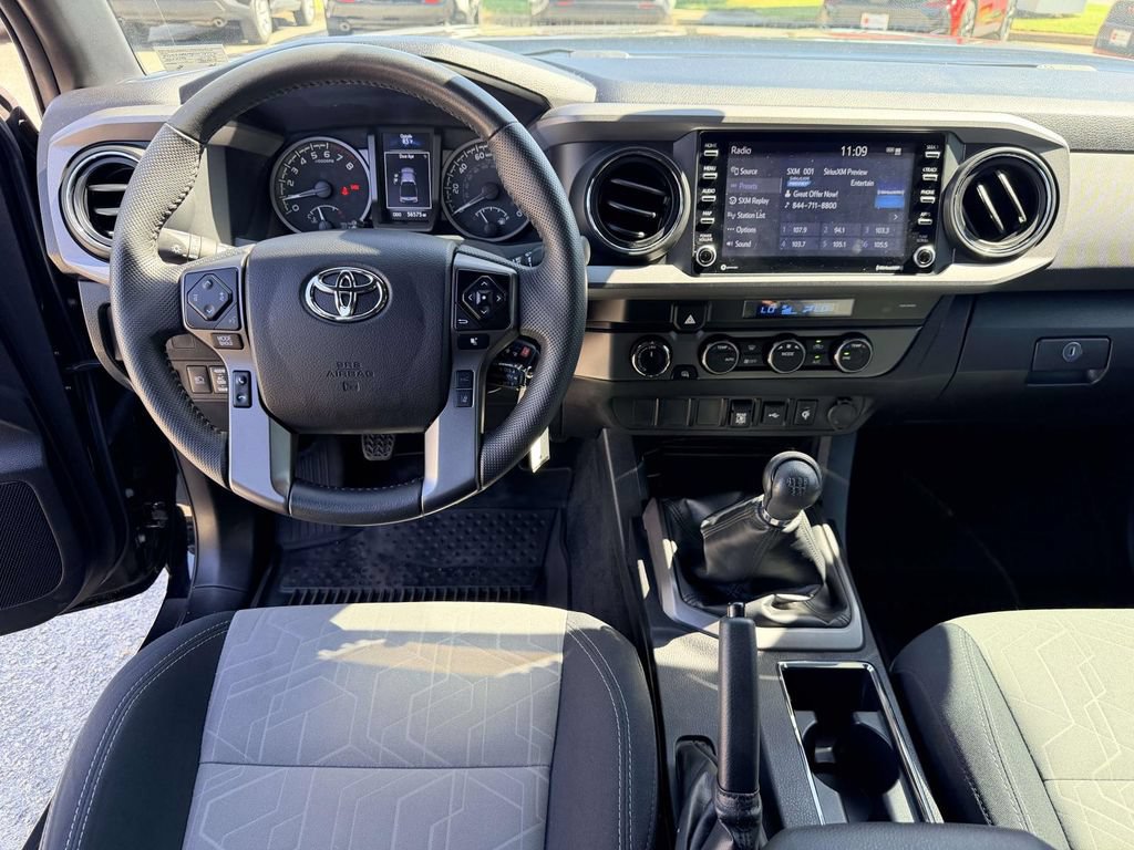 Certified 2022 Toyota Tacoma TRD Off-Road AWD/4WD image 2