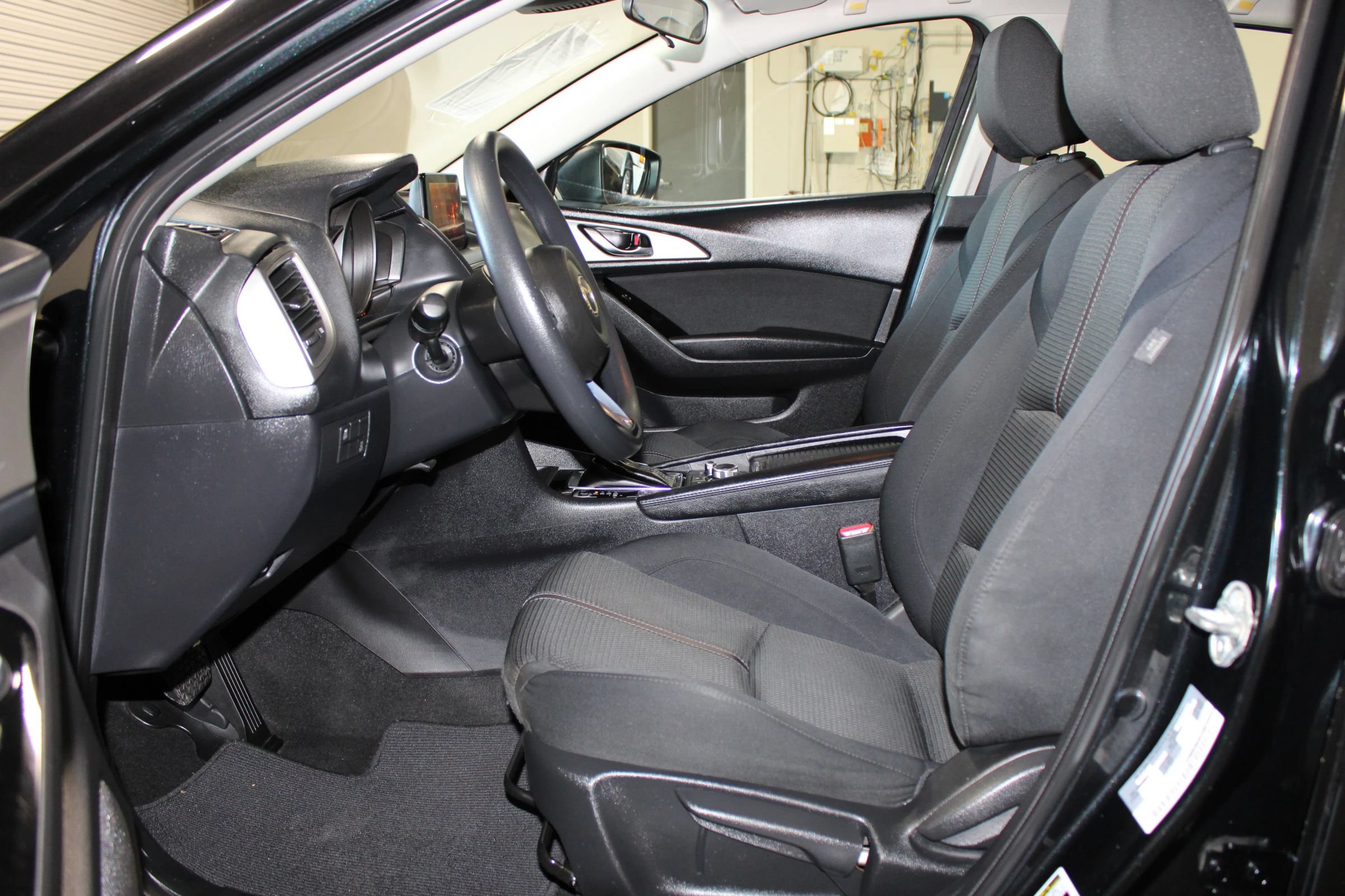 Used 2018 MAZDA MAZDA3 Sport w/ Preferred Equipment Package FWD image 9
