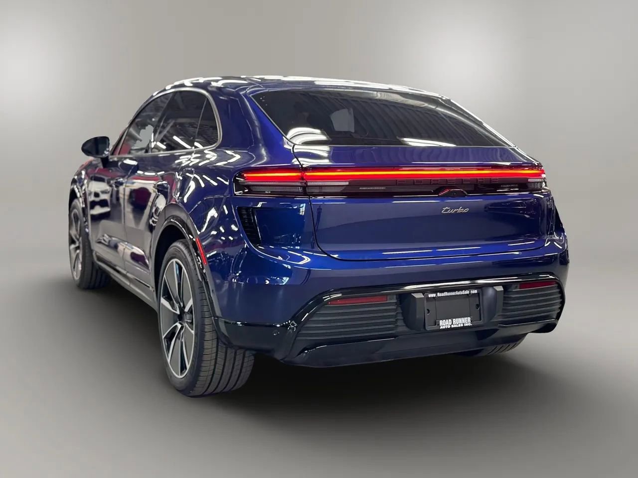 Used 2024 Porsche Macan Turbo Electric image 5