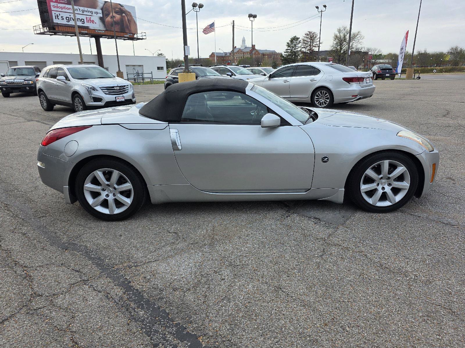 Used 2005 Nissan 350Z Touring RWD image 12