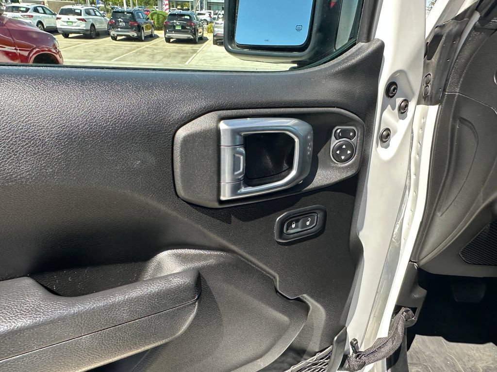 Certified 2023 Jeep Wrangler Unlimited w/ Sun & Screen Package AWD/4WD image 22