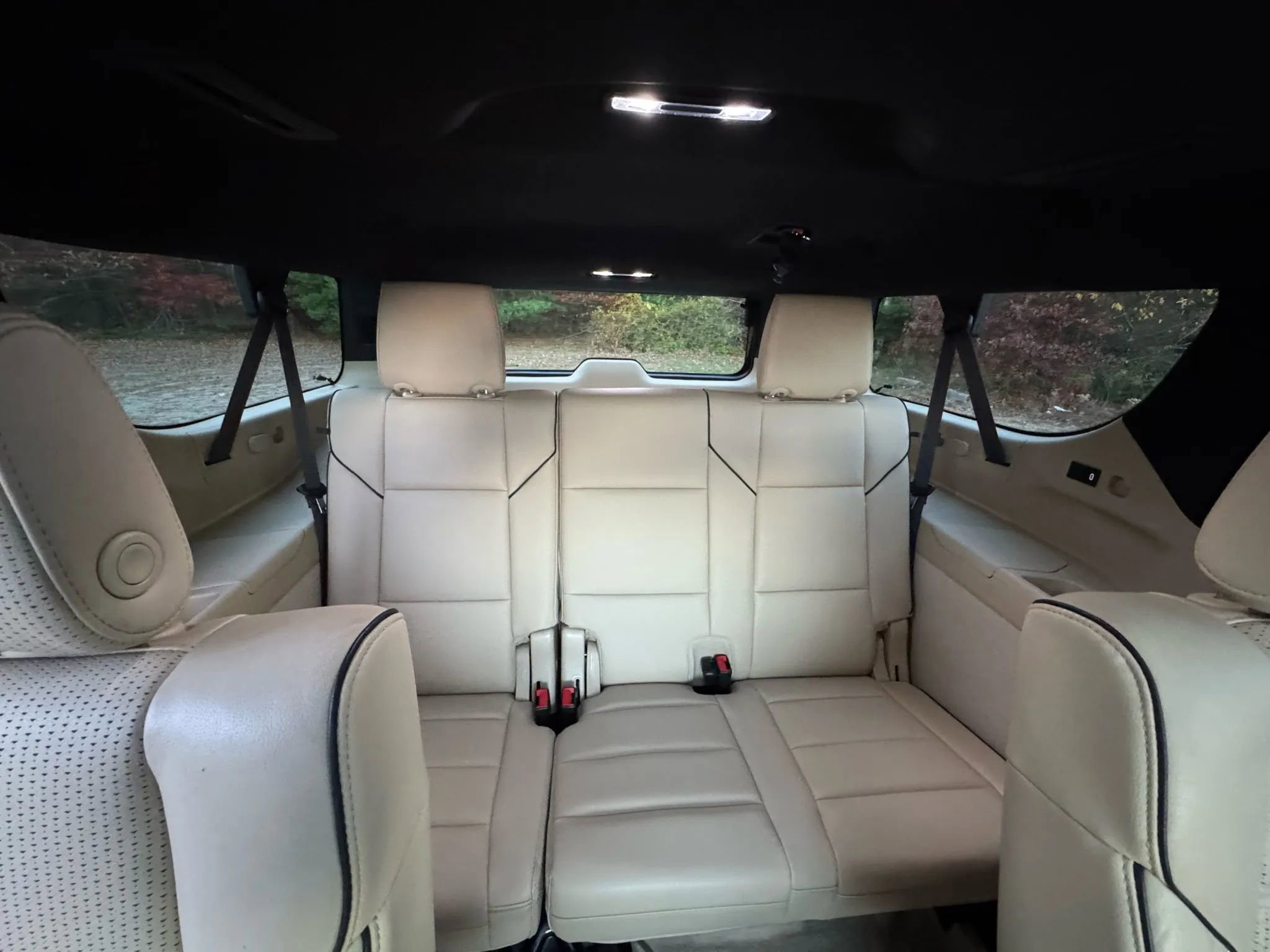 Used 2021 Cadillac Escalade ESV Premium Luxury image 19