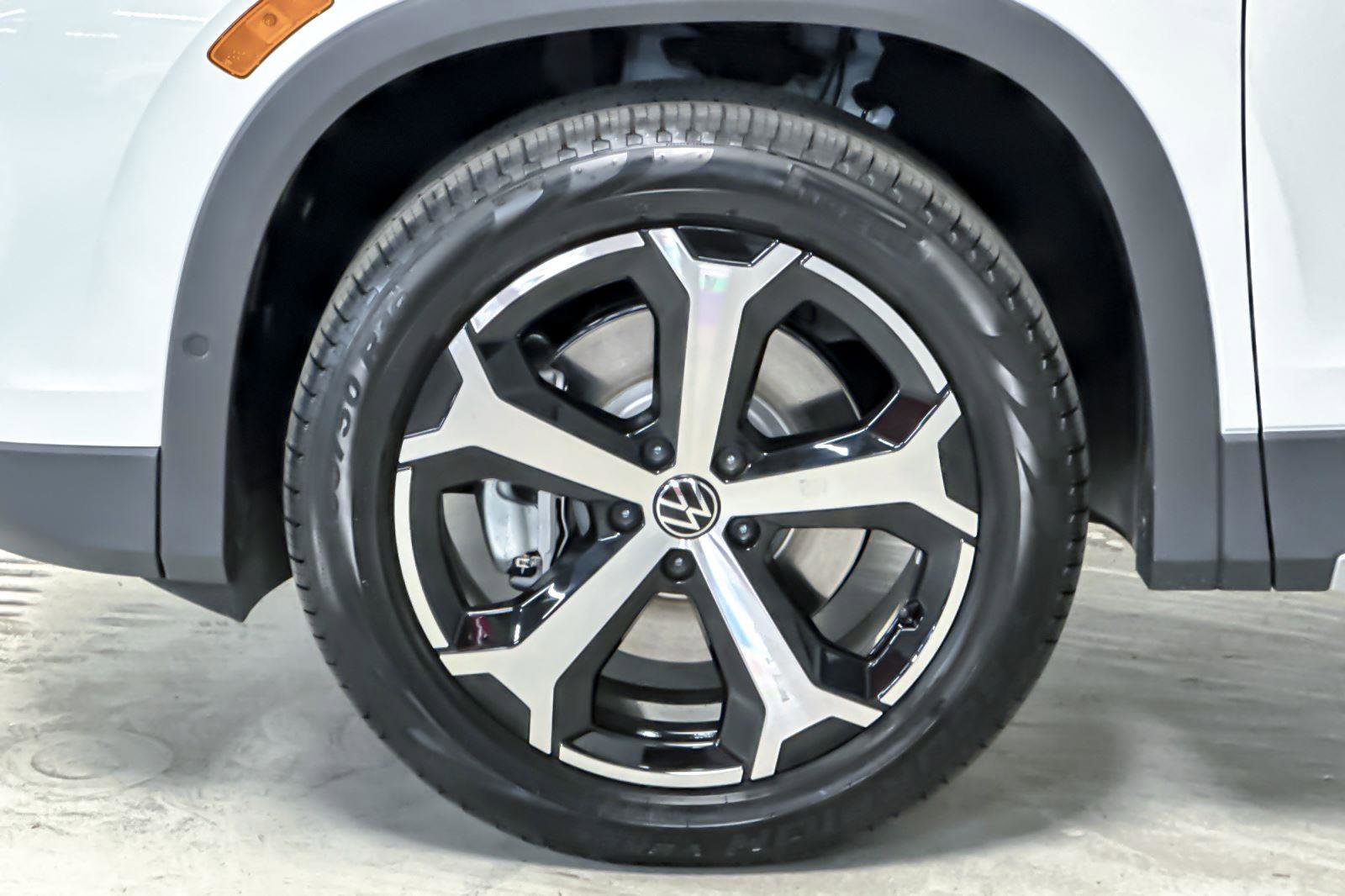 New 2026 Volkswagen Tiguan SE image 24