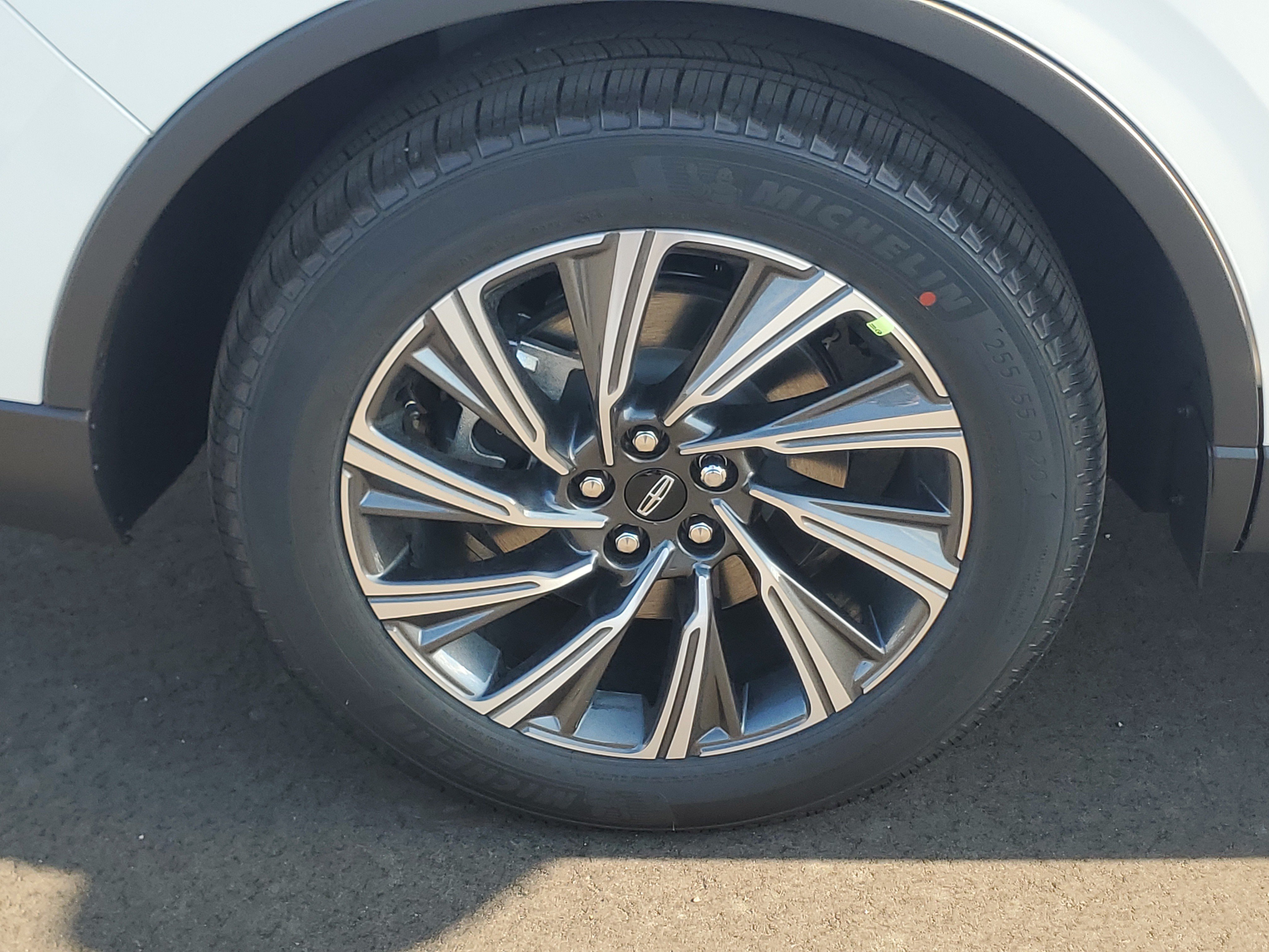 New 2026 Lincoln Aviator AWD image 5