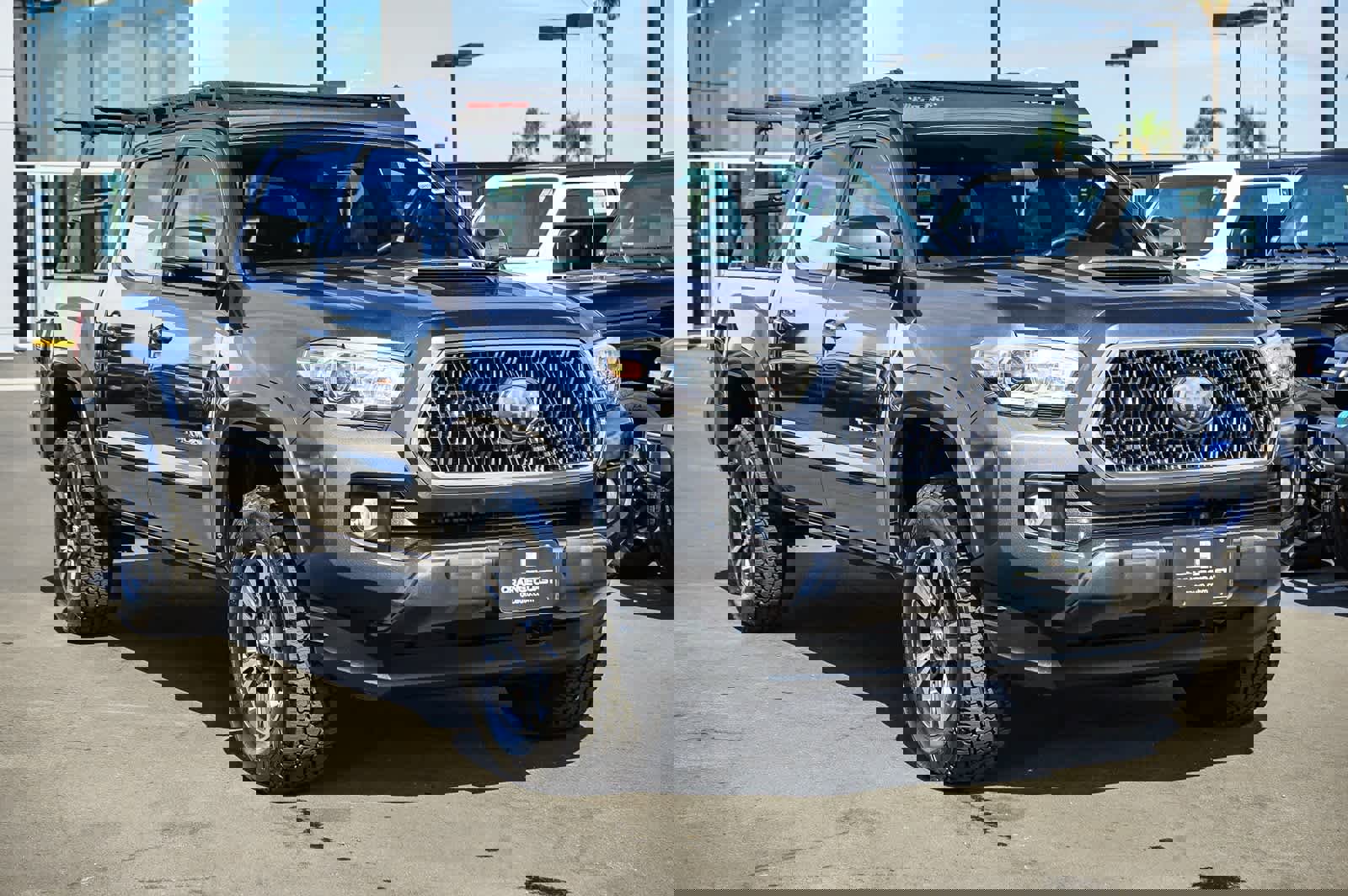 Used 2018 Toyota Tacoma TRD Sport w/ TRD Premium Sport Package image 3