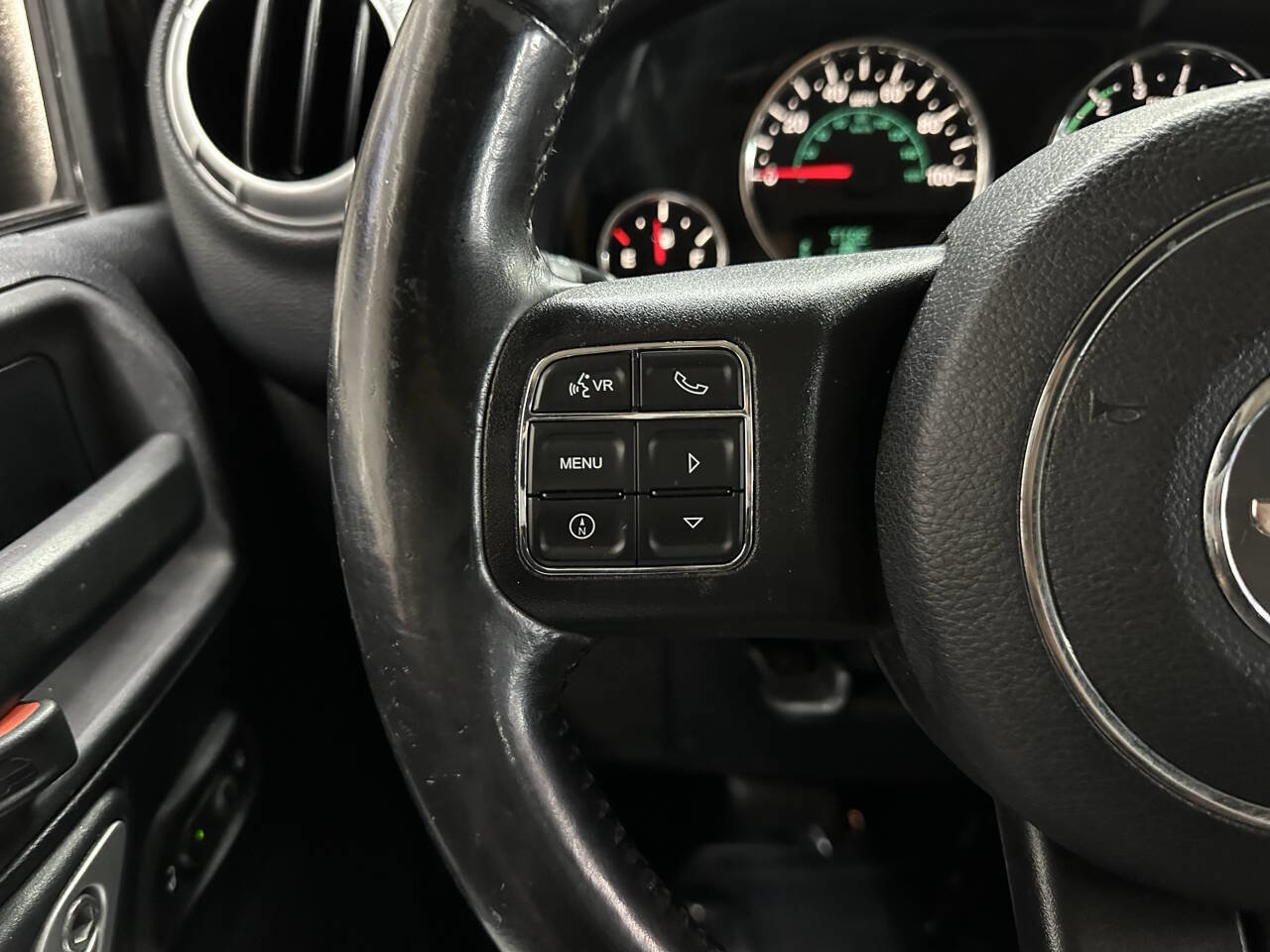 Used 2015 Jeep Wrangler Unlimited Sahara w/ Connectivity Group image 21