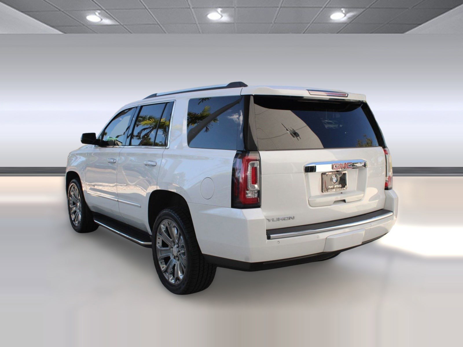 Used 2016 GMC Yukon Denali w/ Enhanced Security Package image 3