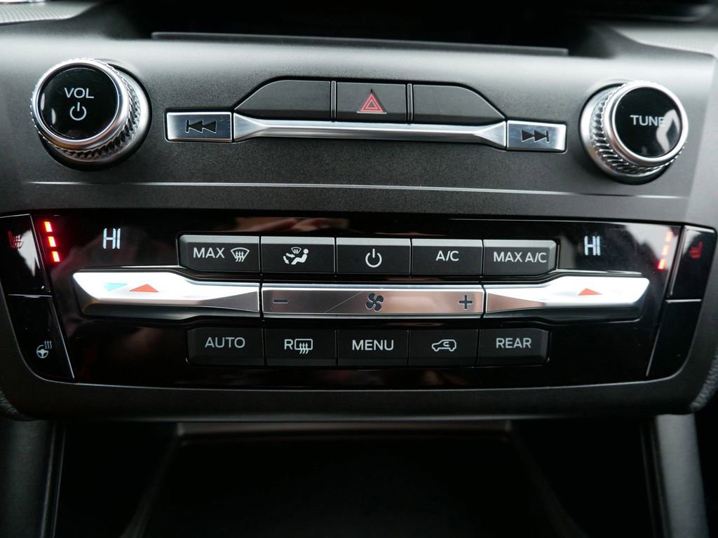 Used 2020 Ford Explorer XLT w/ Comfort Package image 26