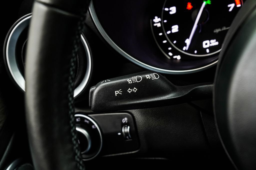 Used 2023 Alfa Romeo Giulia Ti image 38