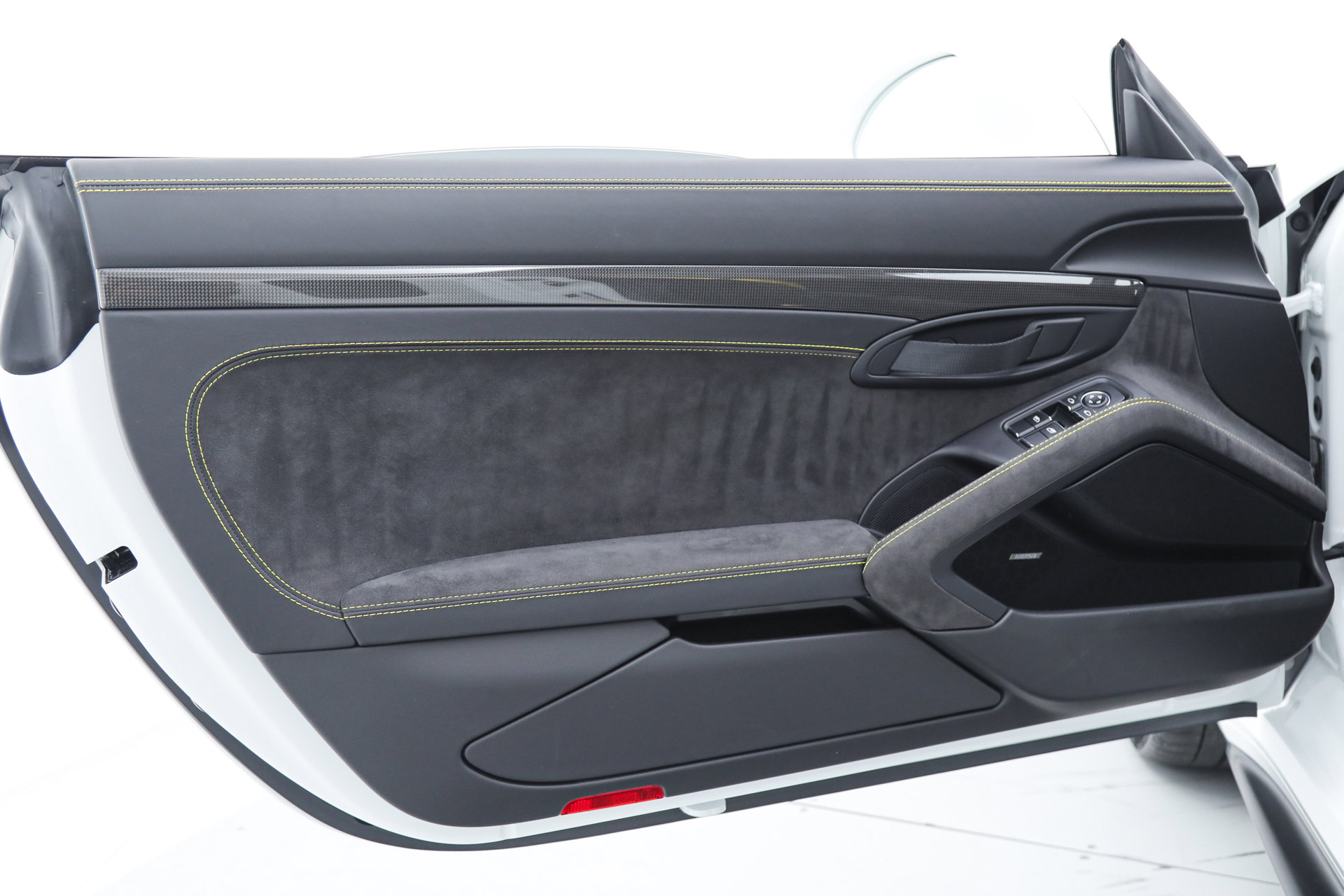 Used 2018 Porsche 911 GT2 RS image 24