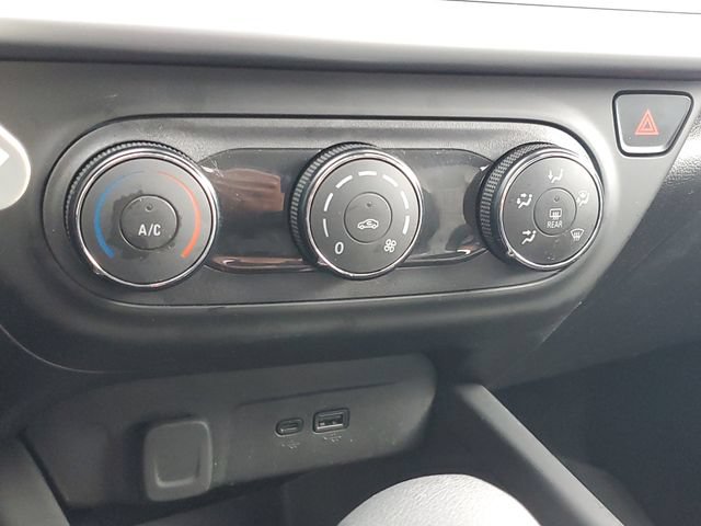 Certified 2025 Chevrolet Trax LS FWD image 24